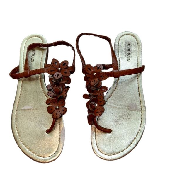 🛍️Maurices ankle strap sandals with flowers - Picture 1 of 2